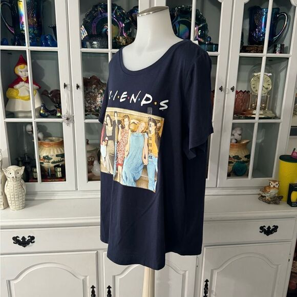 F•R•I•E•N•D•S T-Shirt Size 1X - Picture 5 of 7